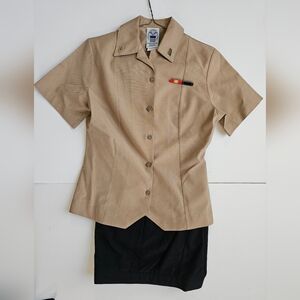 United States Navy Women's Service Uniform w/ Khaki Shirt & Pants (Size 8, 29.5)